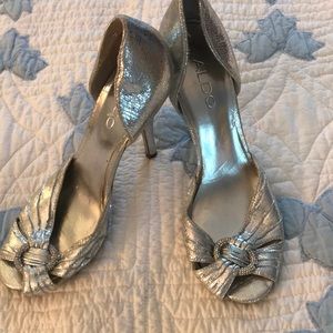 Sexy silver Aldo 4inch heels! Perfect holiday shoe